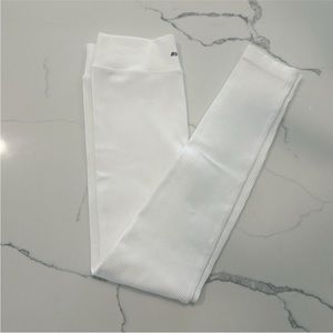 White Bo+Tee Leggings